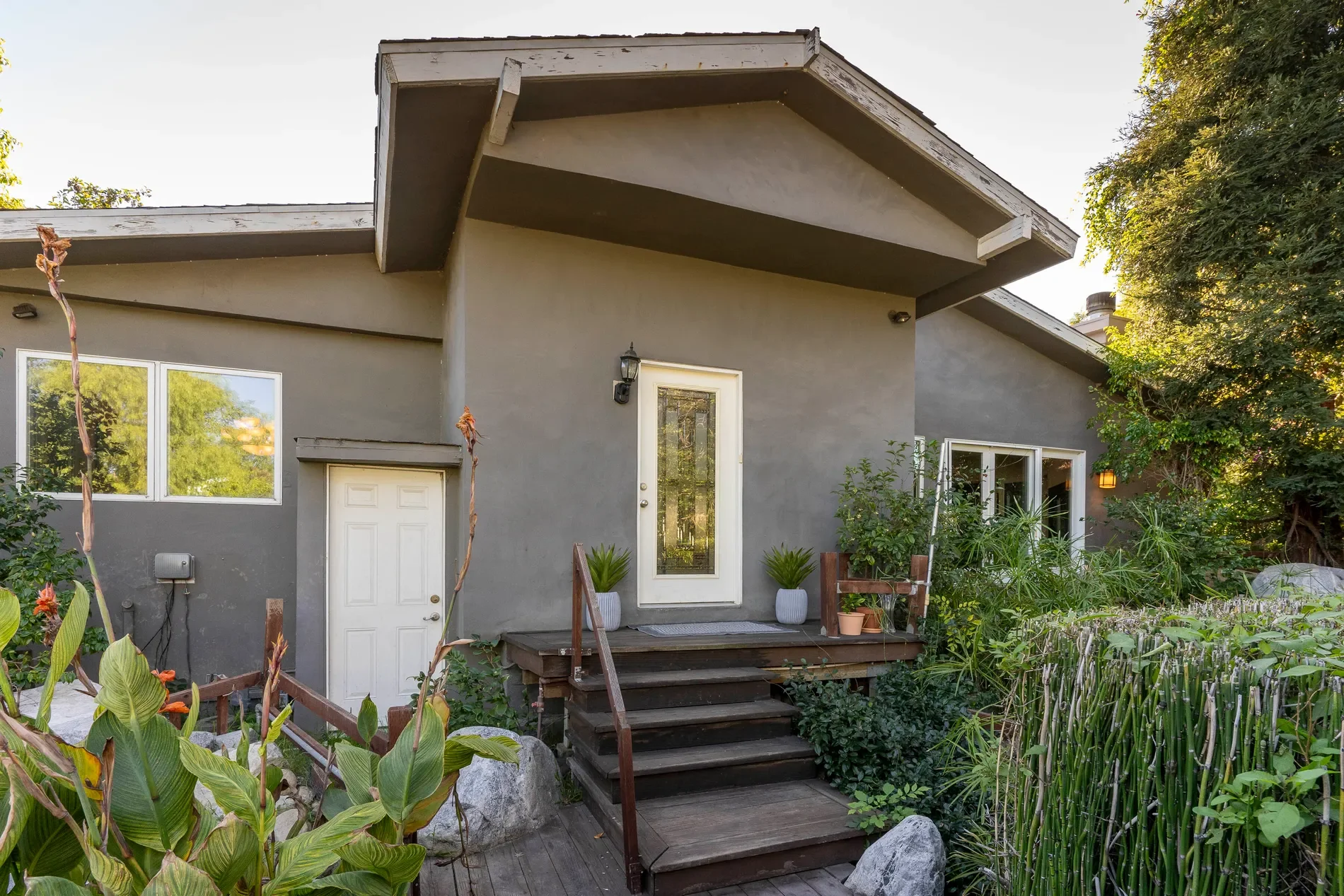 5653 Shirley Avenue , Tarzana, CA 91356, Los Angeles, California, United States. - Photo 30