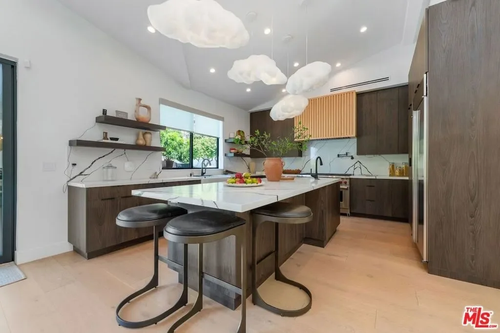 20226 Lorenzana Drive, Los Angeles, California, United States. - Photo 32