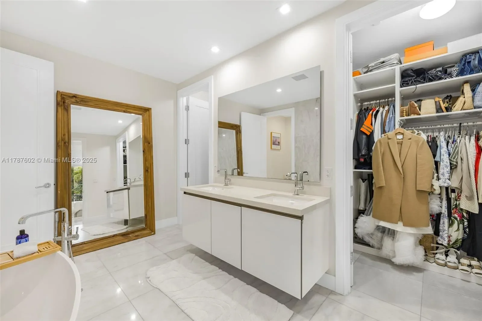 718 Valencia Ave 206, Coral Gables, Florida, United States. - Photo 35