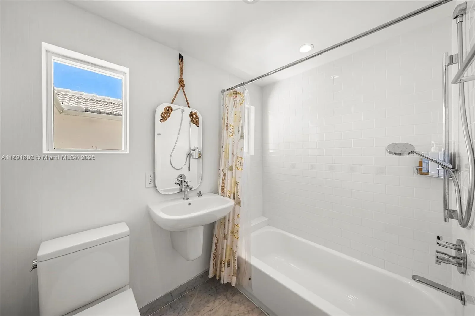 2701 N Bay Rd, Miami Beach, Florida, United States. - Photo 25