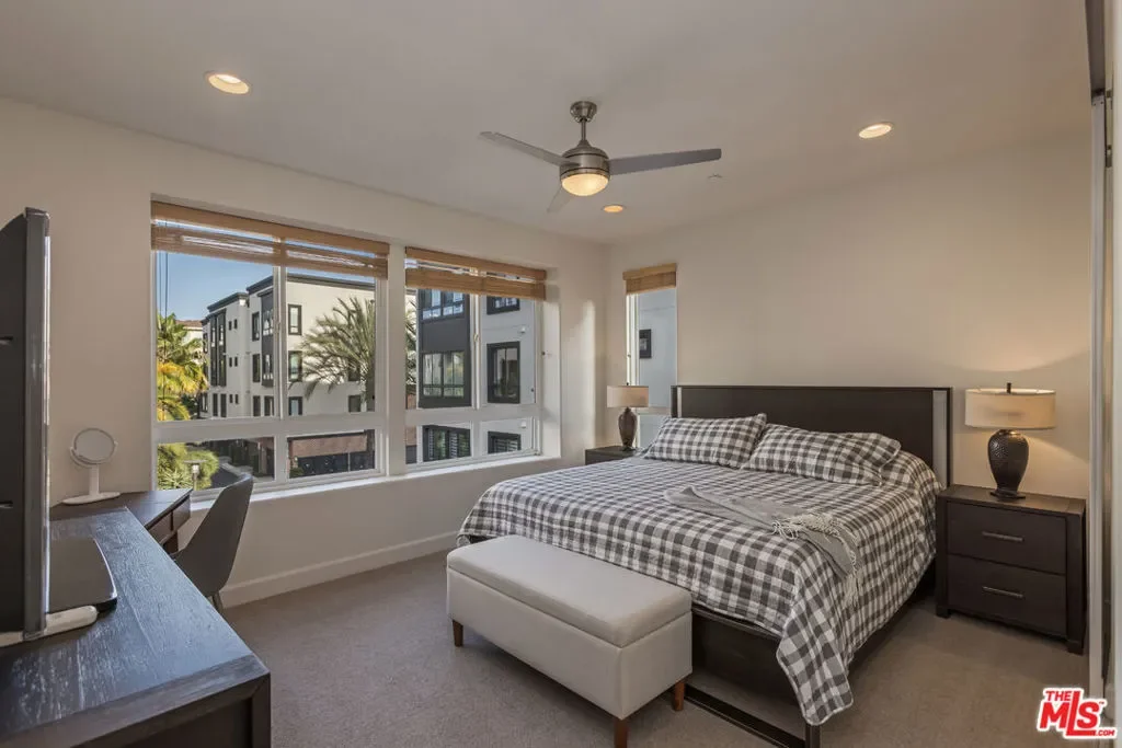 12887 Runway Road 3, Los Angeles, California, United States. - Photo 3