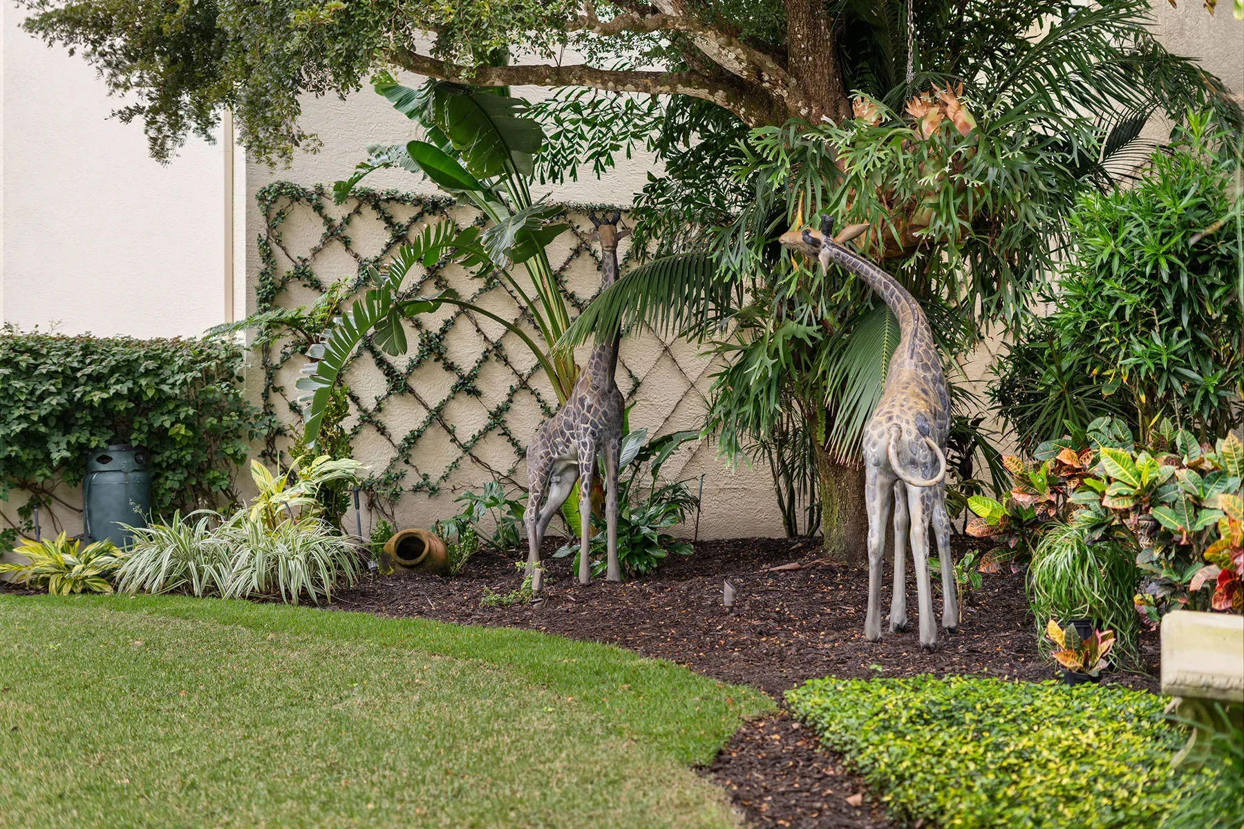 Exterior photo 9