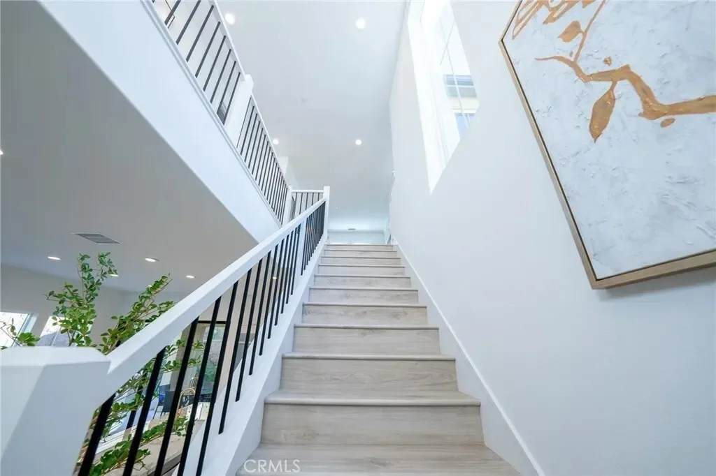 20811 W Bur Oak, Los Angeles, California, United States. - Photo 8