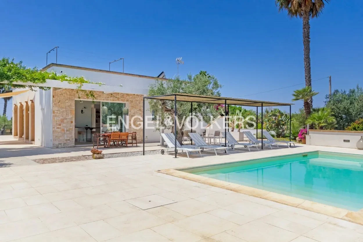 Villa Otium, with pool and sea view