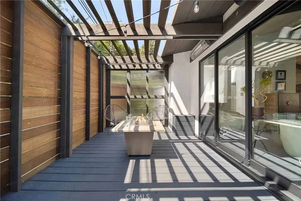 2522 Zorada Drive, Los Angeles, California, United States. - Photo 5
