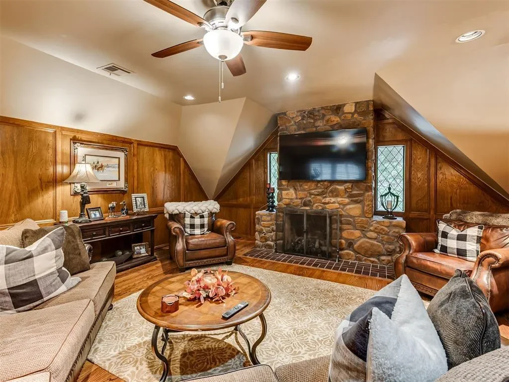 1902 Pin Oak Circle, Norman, OK 73072, Norman, Oklahoma, United States. - Photo 3