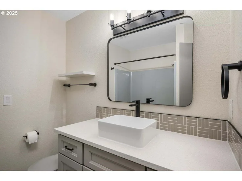 2823 SW Orchard Hill Pl, LakeOswego, OR 97035, Lake Oswego, Oregon, United States. - Photo 21