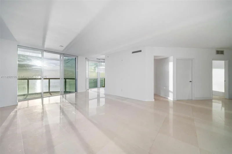 6365 Collins Ave, Miami Beach, FL 33141, Miami Beach, Florida, United States. - Photo 9
