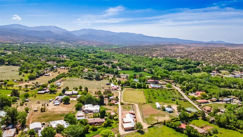 2 Short Road, Santa Fe, NM 87506, Santa Fe, New Mexico, United States. - Photo 57