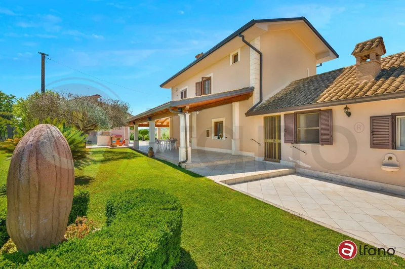 Villa for sale in Pontecorvo