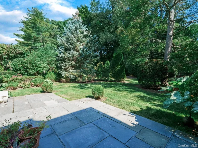 15 Fairway Circle S #15, Manhasset, NY 11030, Manhasset, New York, United States. - Photo 28