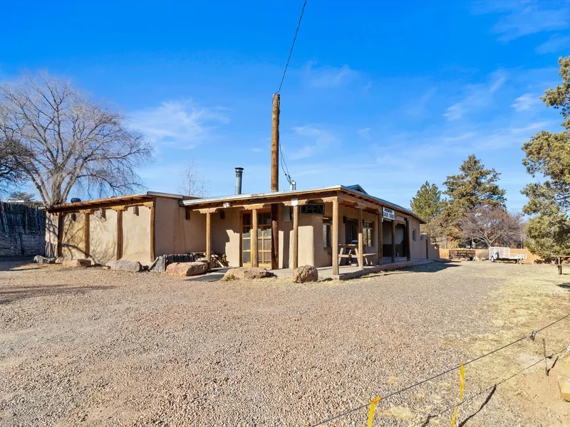 420 Camino Don Miguel, Santa Fe, NM 87505, Santa Fe, New Mexico, United States. - Photo 49