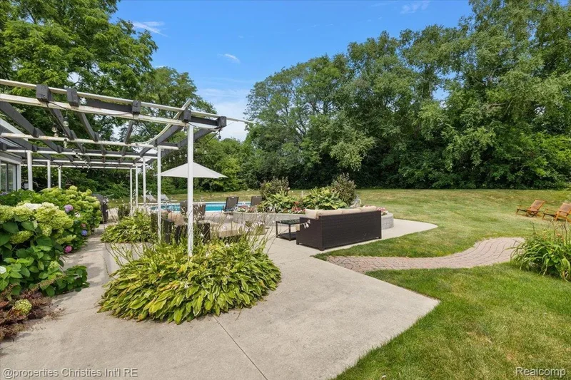3060 Chickering Lane, Bloomfield Hills, Michigan, United States. - Photo 18
