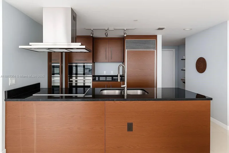 495 Brickell Ave 5104, Miami, Florida, United States. - Photo 4