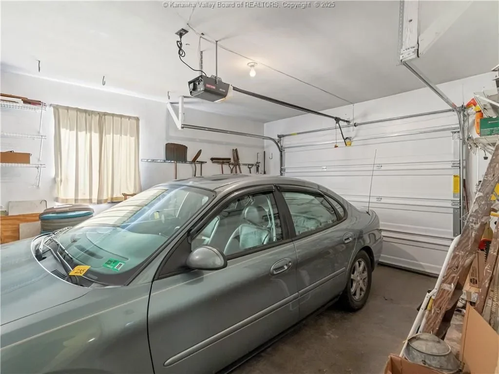 822 Whispering Way, South Charleston, WV 25303, Charleston, West Virginia, United States. - Photo 41