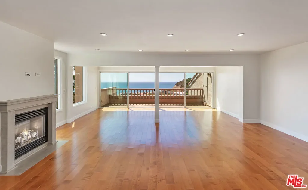 23914 De Ville Way D, Malibu, California, United States. - Photo 5