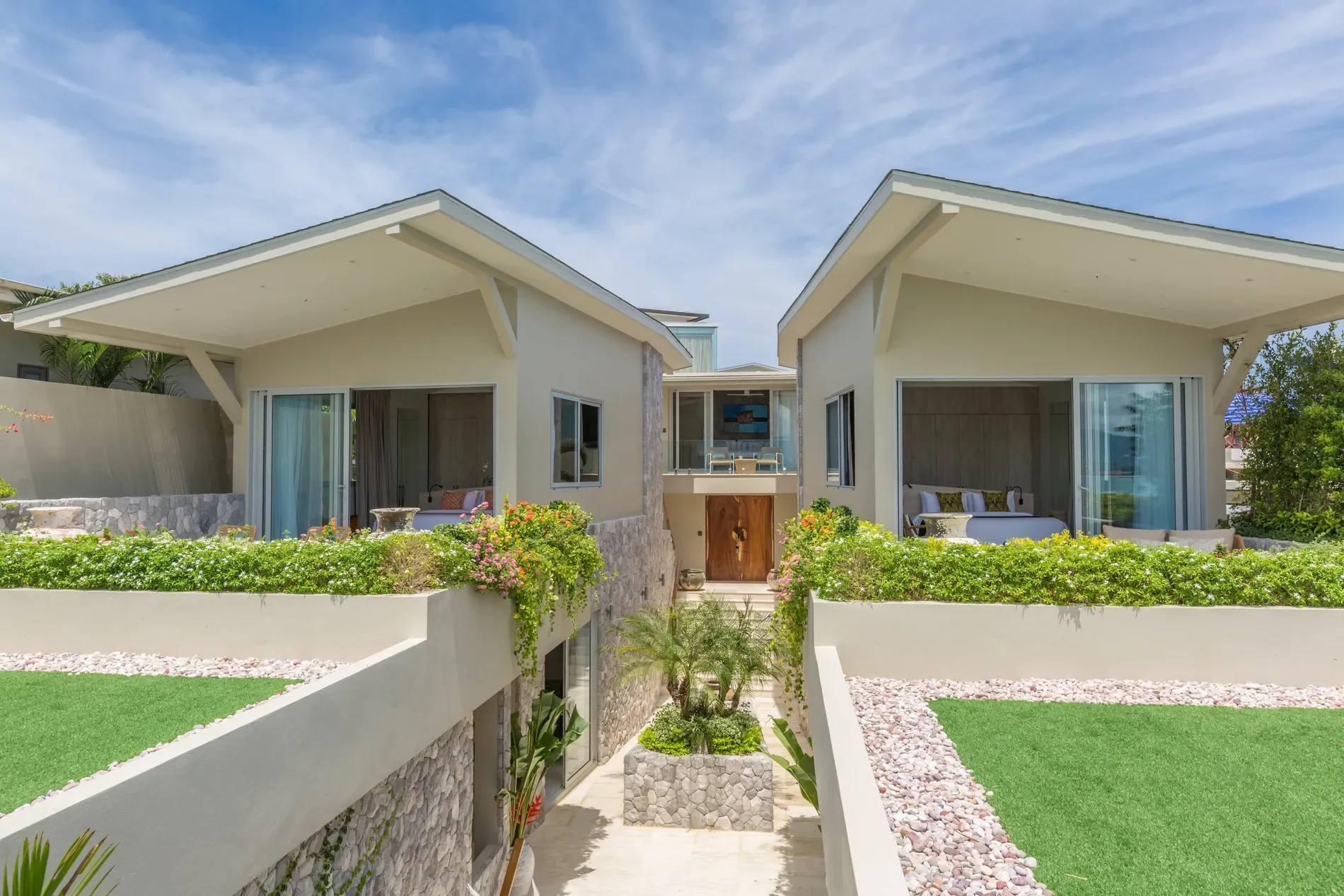 Exterior photo 6