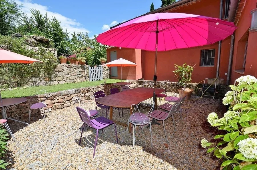 Exterior photo 10