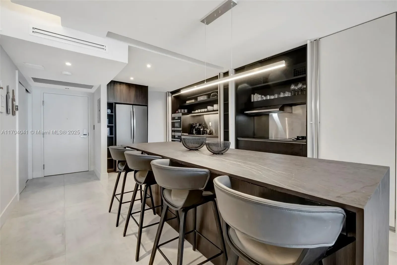 2301 Collins Ave 634/635, Miami Beach, Florida, United States. - Photo 3