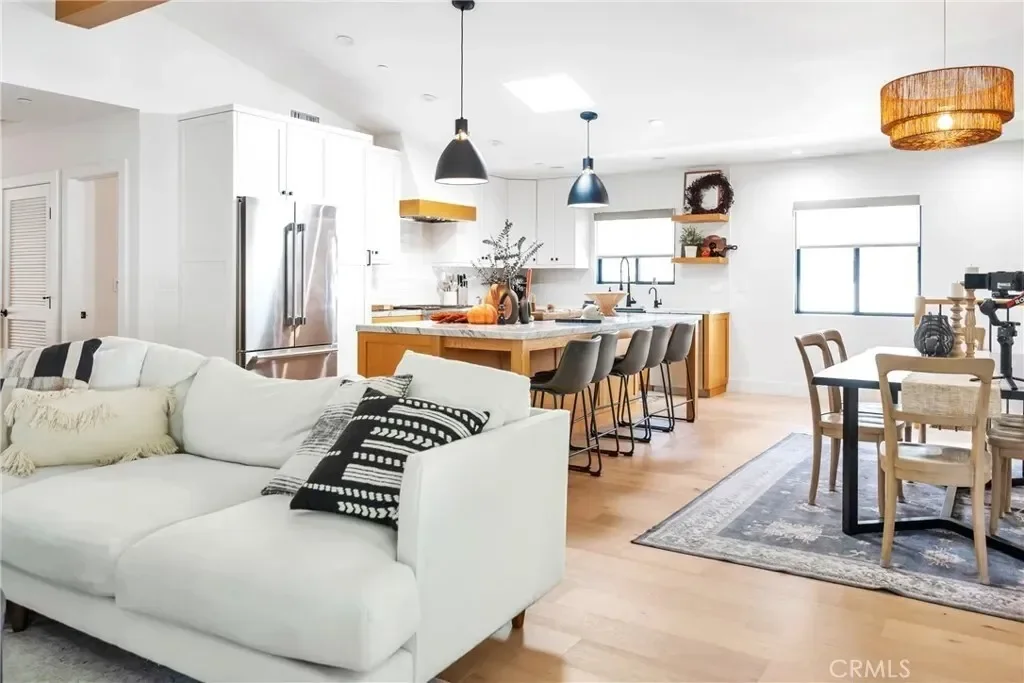 966 Rosecrans Avenue, Manhattan Beach, California, United States. - Photo 4