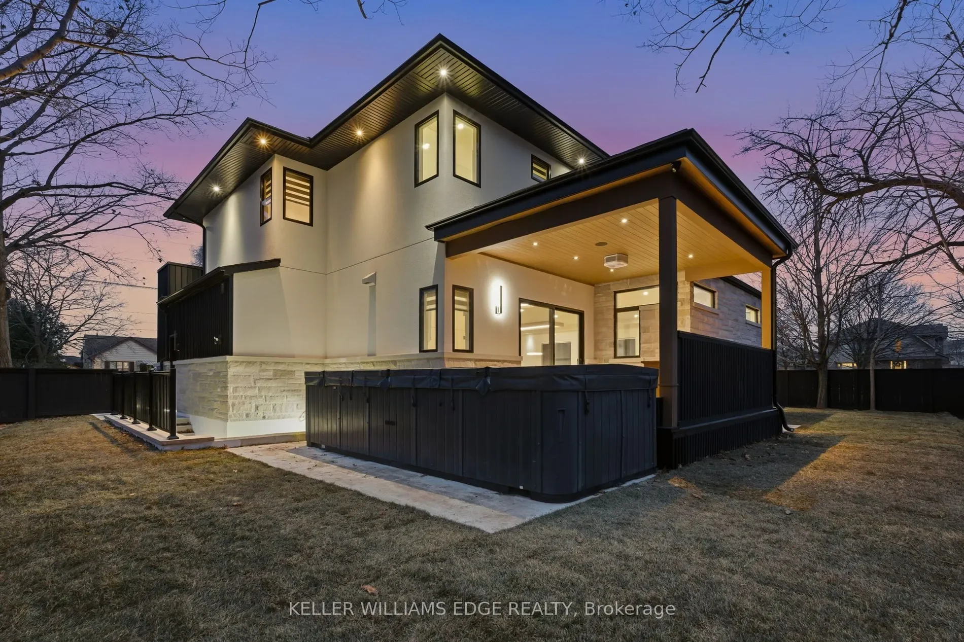 Exterior photo 12