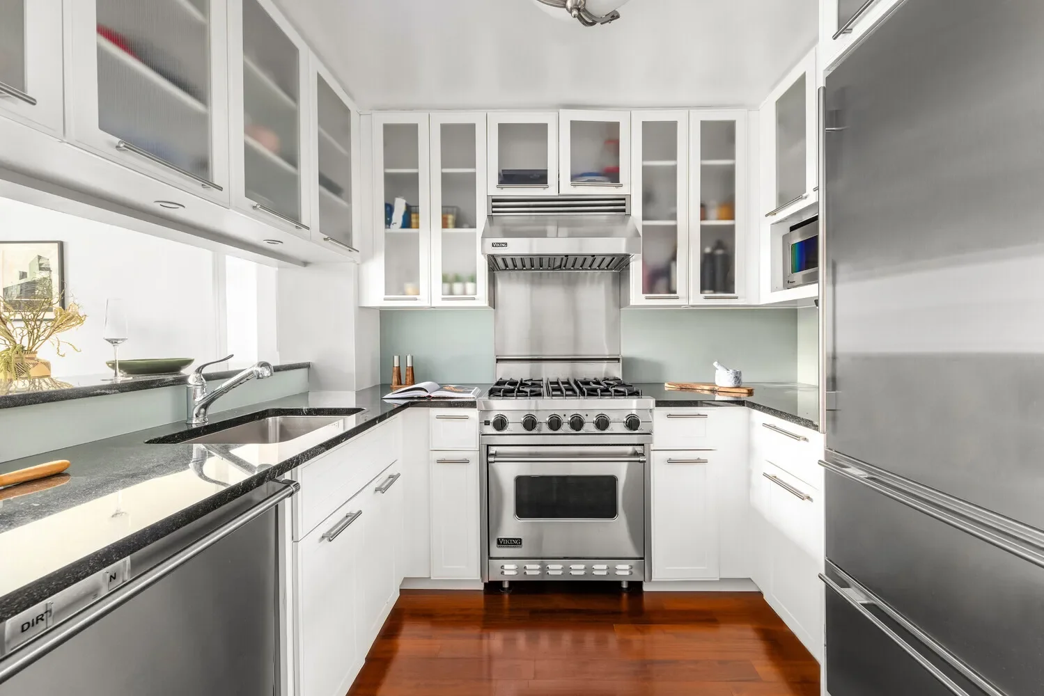 45 PARK AVE, New York, New York, United States. - Photo 2