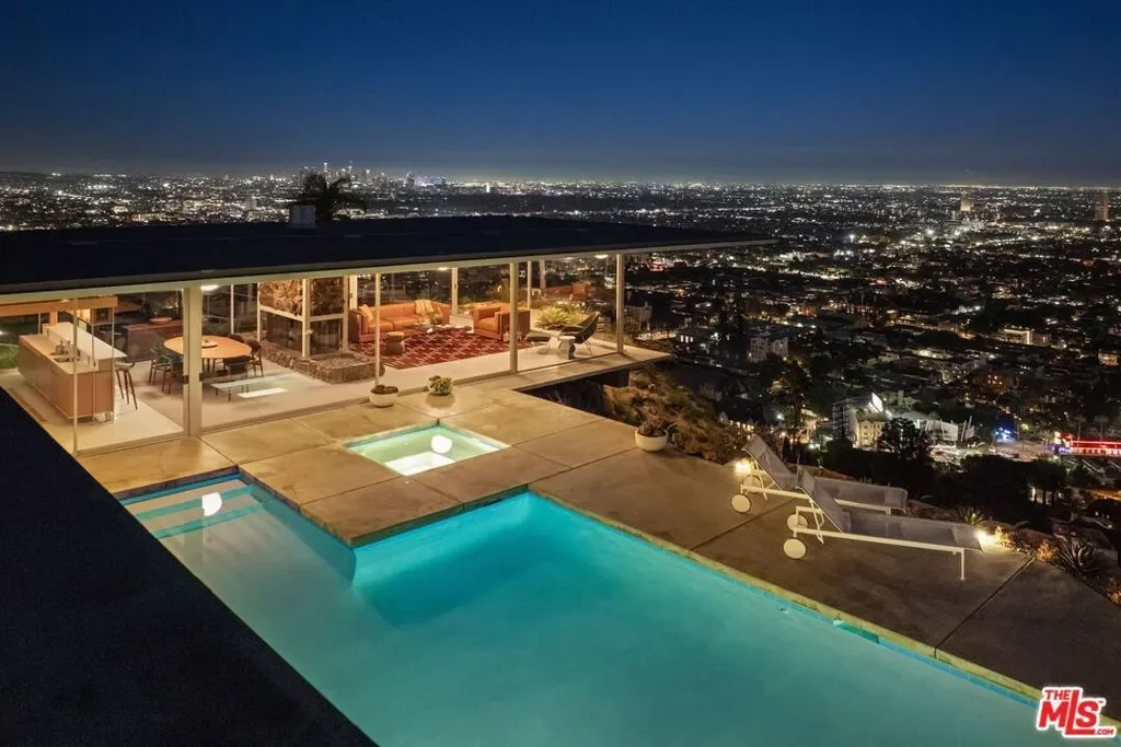 1635 Woods Drive, Los Angeles, California, United States. - Photo 12