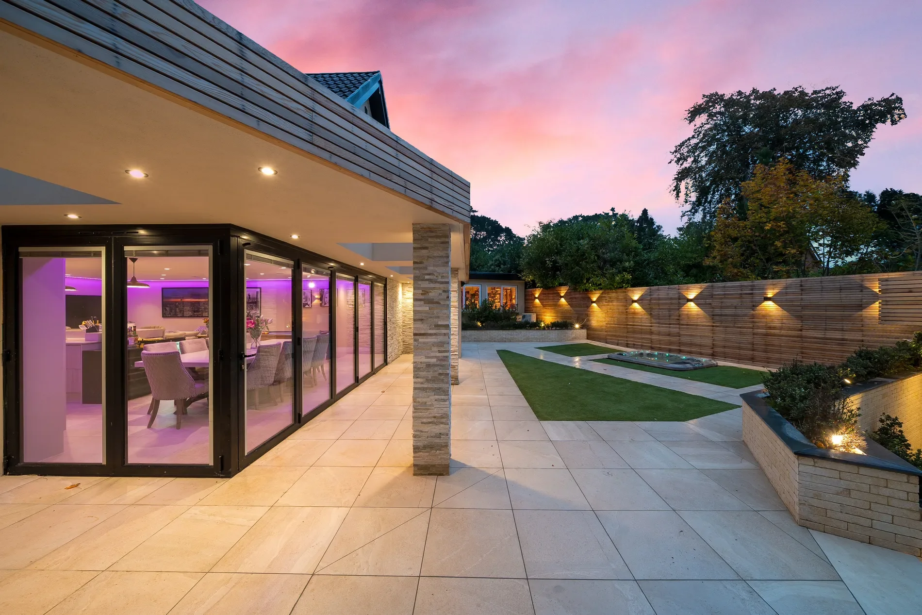 Exterior photo 7