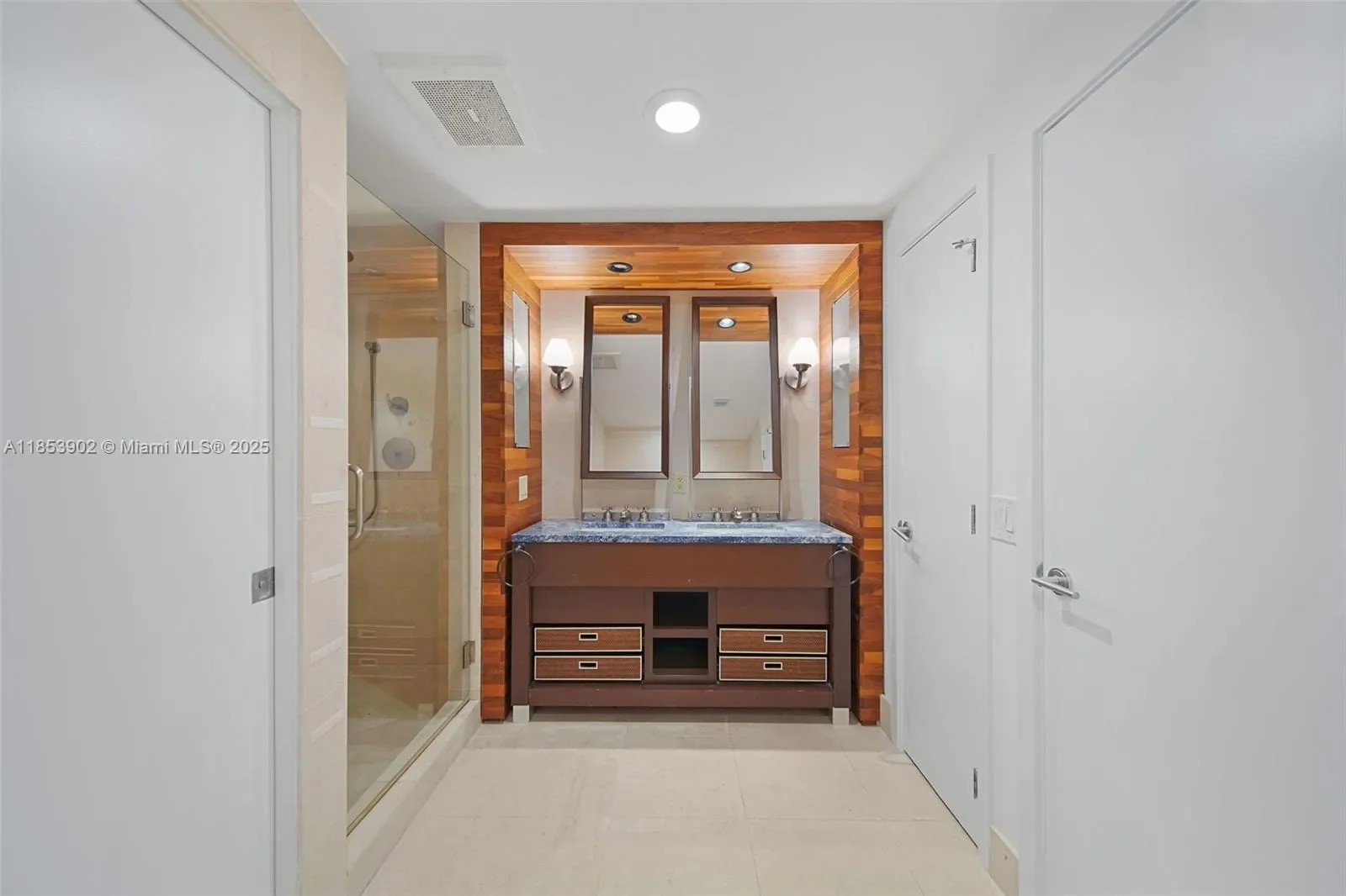 Gallery photo 12