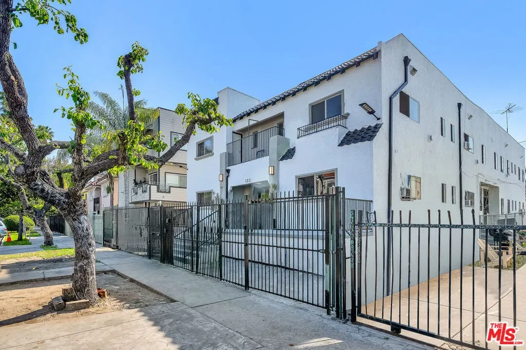 123 S Westmoreland Avenue, Los Angeles, California, United States. - Photo 11