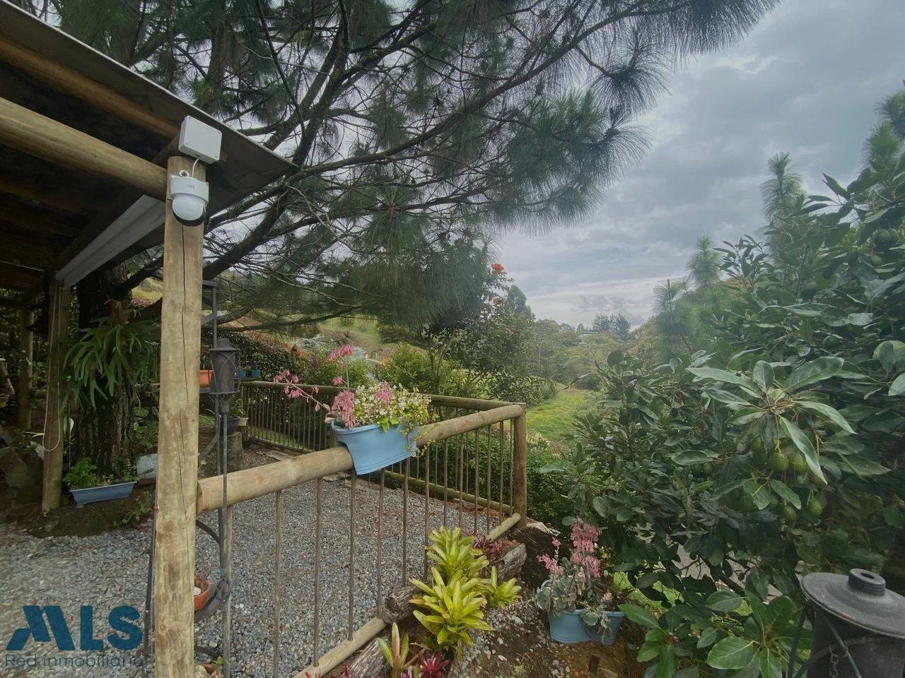 Exterior photo 10