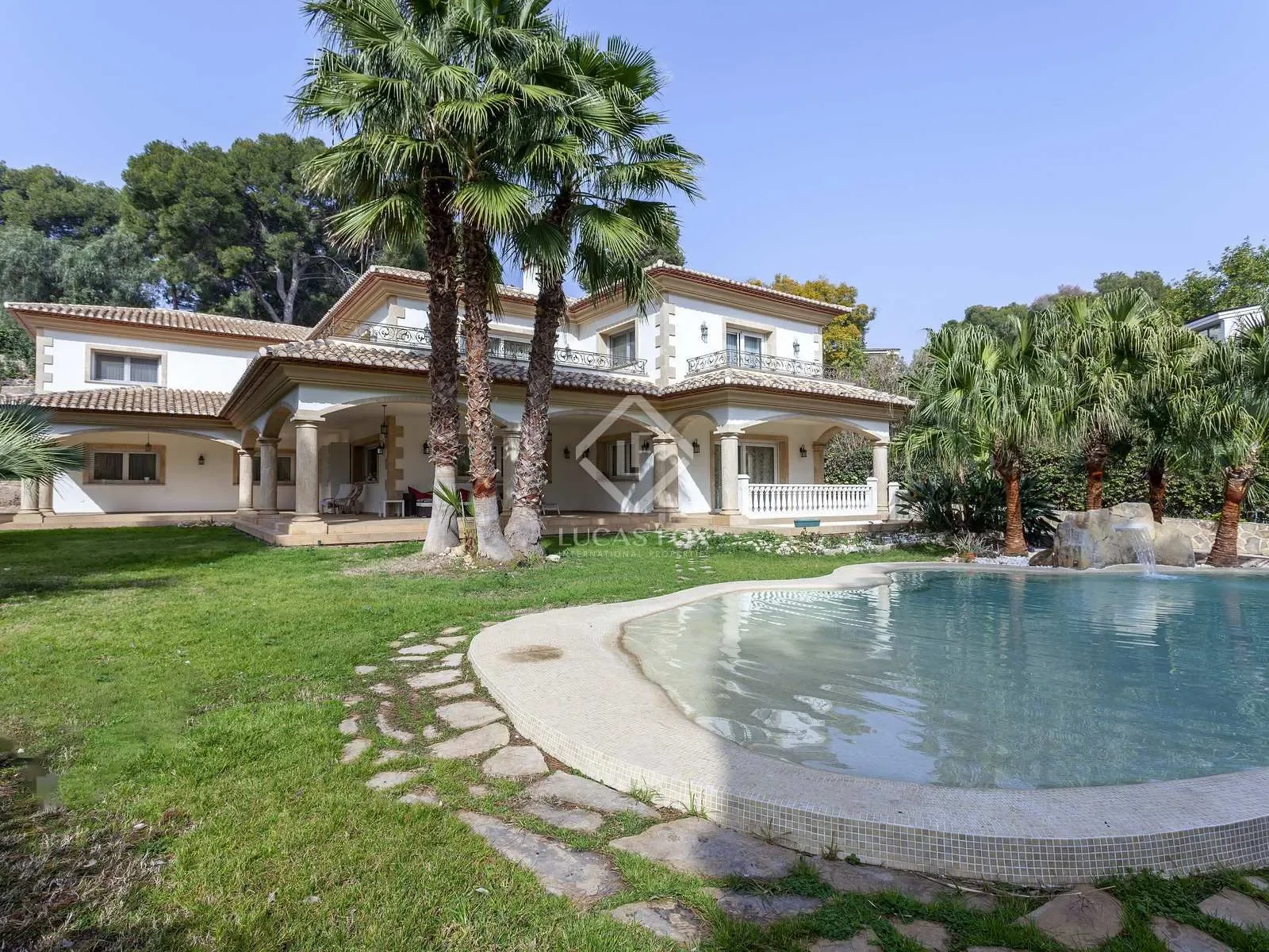 Property photo 1