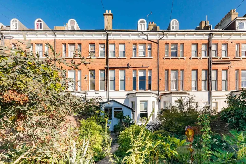 Markwick Terrace, Saint Leonards, England, United Kingdom. - Photo 17