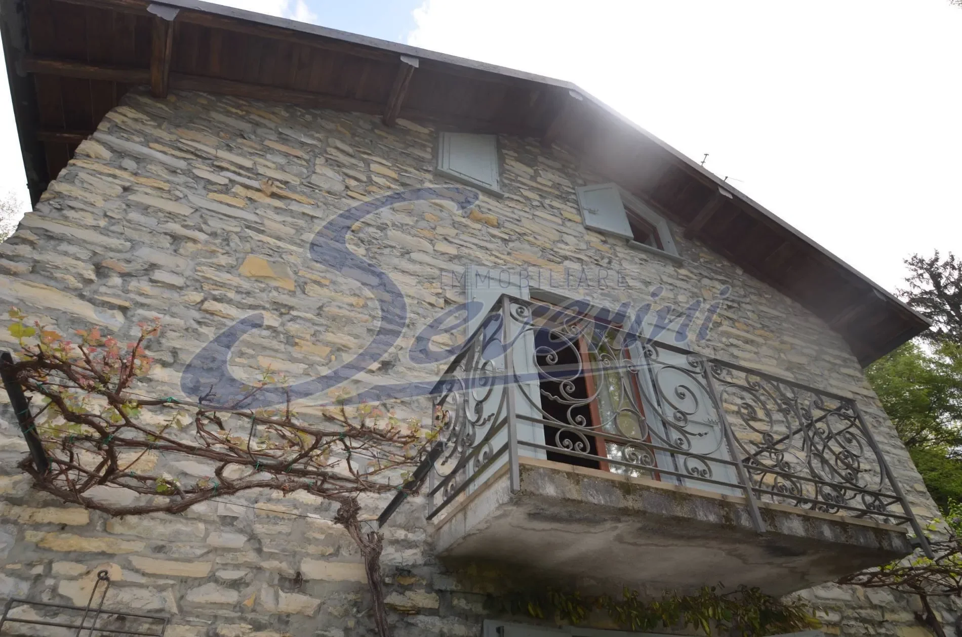 Villa In Vendita A Faggeto Lario