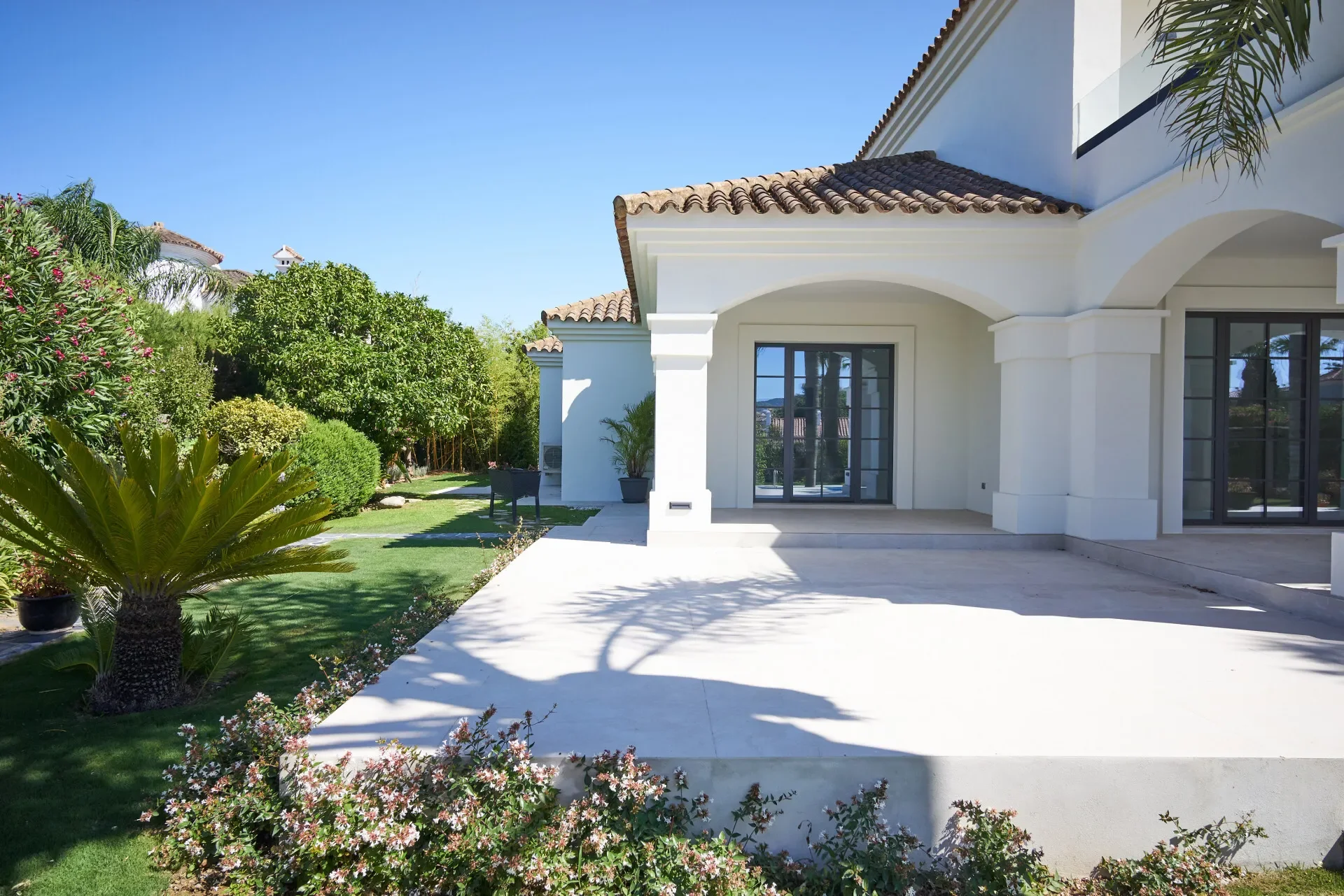 Exterior photo 11