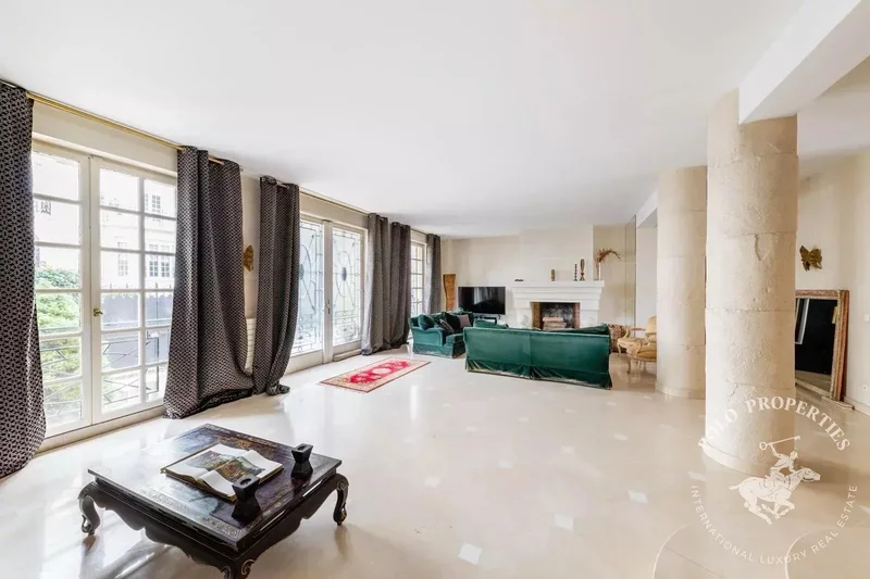 11 Square Chezy, Neuilly-sur-Seine, Île-de-France, France. - Photo 9