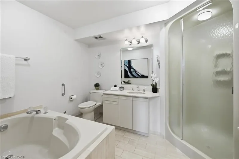 2170 Marine Drive #1808, Oakville, ON L6L 5V1, Oakville, Ontario, Canada. - Photo 4