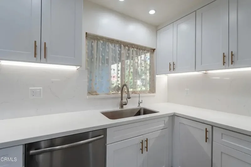 13615 Herrick Avenue, Los Angeles, California, United States. - Photo 8