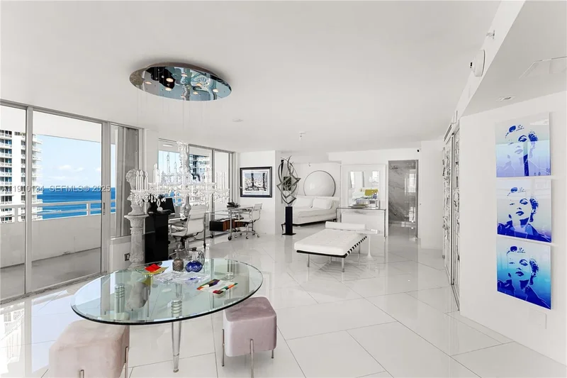 400 S Pointe Dr 2310, Miami Beach, Florida, United States. - Photo 16