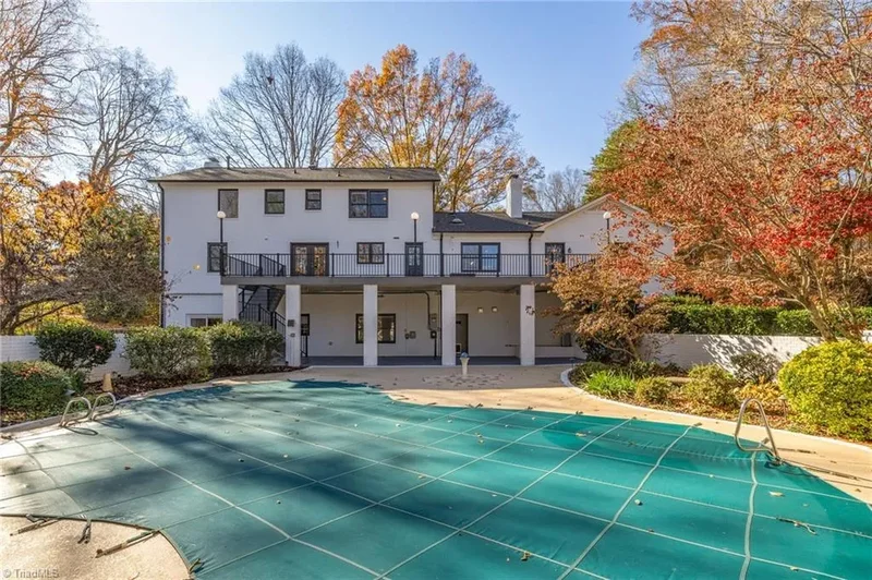 32 Kemp Road E, Greensboro, North Carolina, United States. - Photo 6