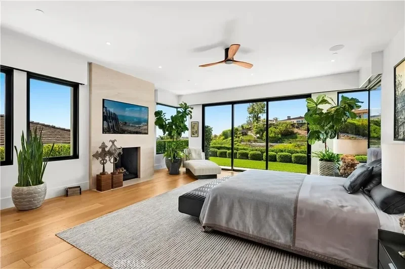 1521 Bayadere Terrace, Newport Beach, California, United States. - Photo 17