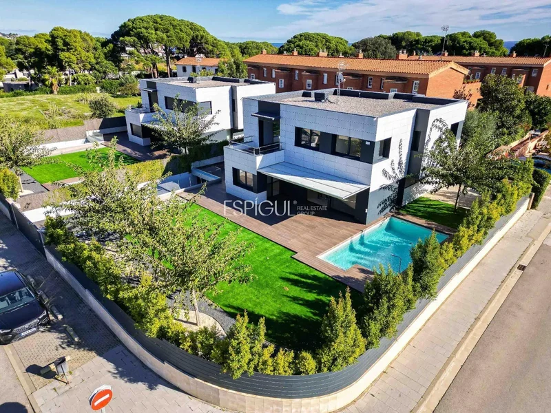 Sant Andreu de Llavaneres, Barcelona, Sant Andreu de Llavaneres, Sant Andreu de Llavaneres, Catalonia, Spain. - Photo 6