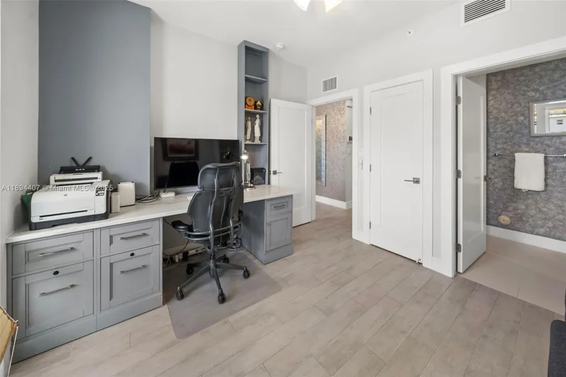 33 N Shore Dr, Miami Beach, Florida, United States. - Photo 30