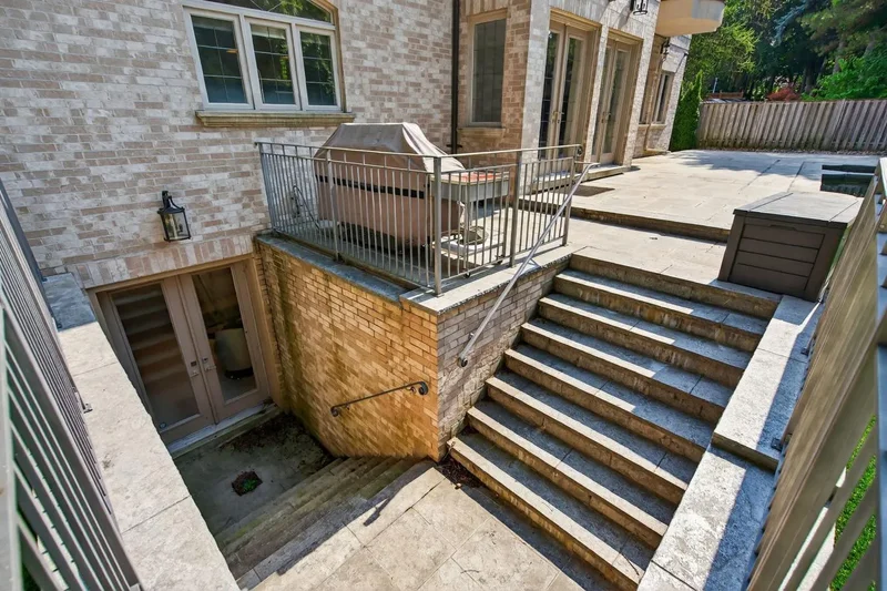 29 Junewood Crescent, Toronto, Ontario, Canada. - Photo 16