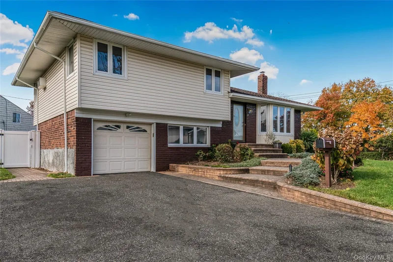 2 Deer Path Lane, Syosset, NY 11791, Syosset, New York, United States. - Photo 27