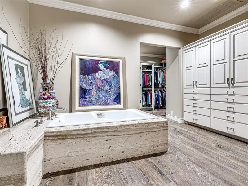 650 E Oak Place, Edmond, OK 73025, Edmond, Oklahoma, United States. - Photo 37