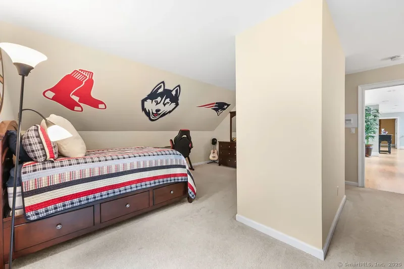 16 Oak Bluff, Avon, Connecticut, United States. - Photo 30