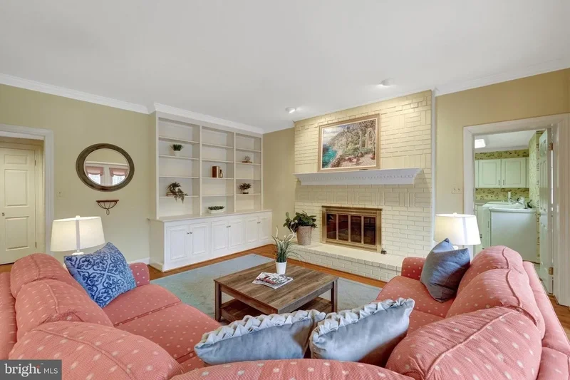 10100 WALKER LAKE DR, GREAT FALLS, VA, 22066, USA, Great Falls, Virginia, United States. - Photo 2