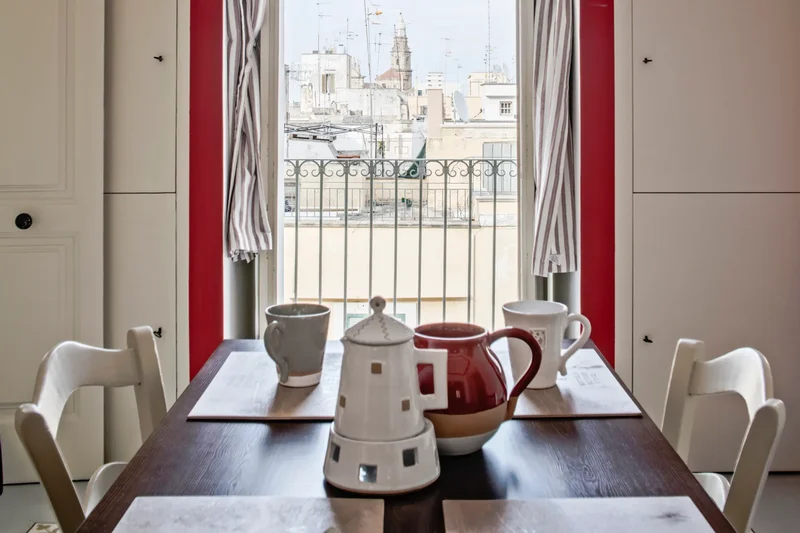Amazing townhouse with large terrace and nice views, completely restored.