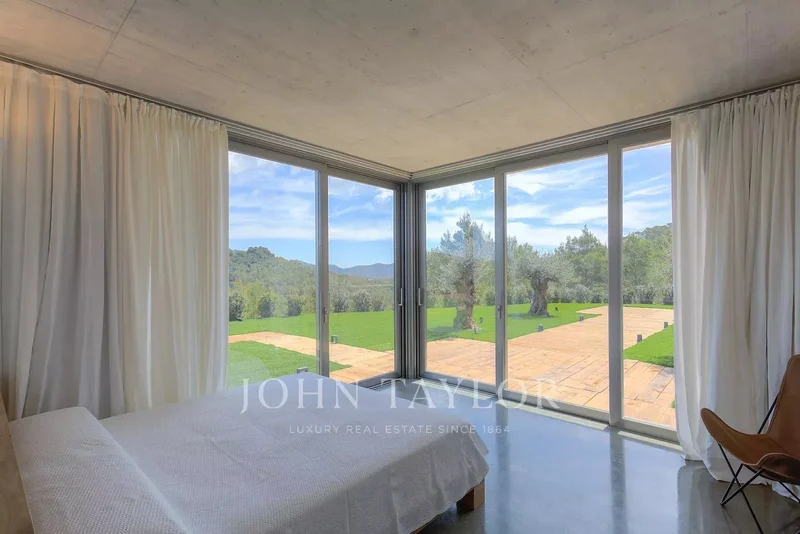 Luxury Villa With Sea Views And Strategic Location In Ibiza